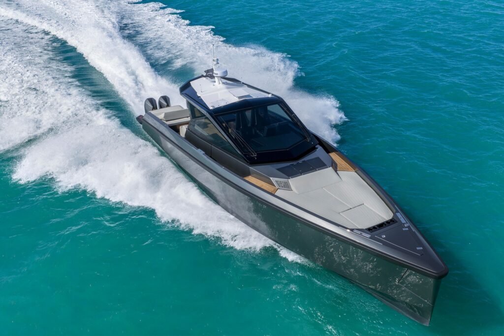 12 guest luxury yacht interior, saloon and living area