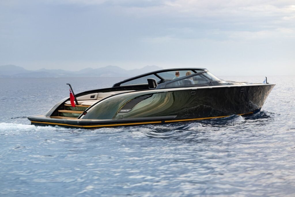 13 metre Dutch planing yacht for sale, cruising in open water