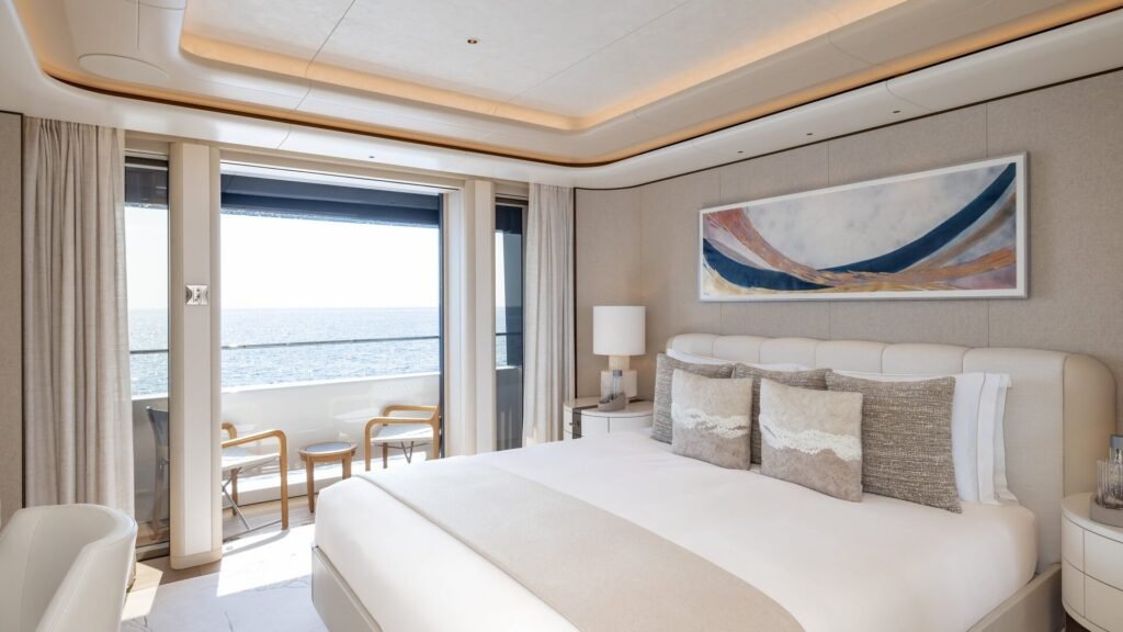 Alvia main deck double VIP suite