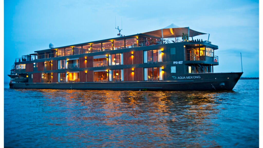 Aqua Mekong exterior