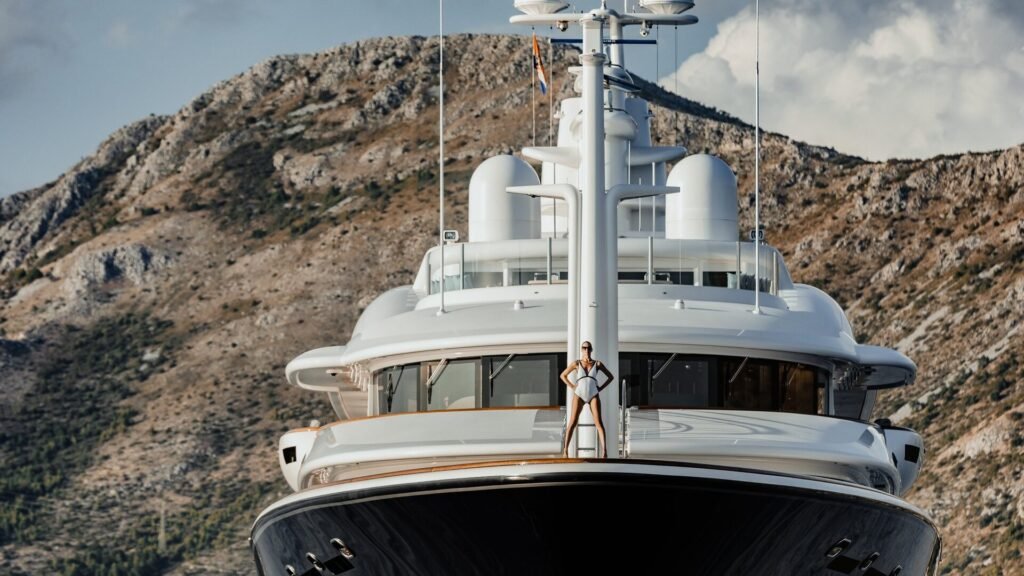 Aquila exterior