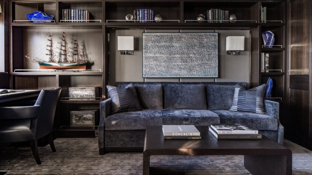 Aquila master office