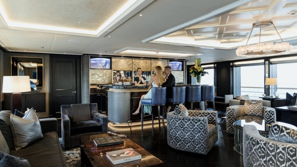 Aquila owners deck lounge