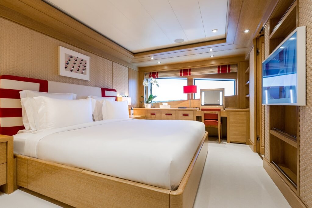 Clelia III Yacht for charter 9