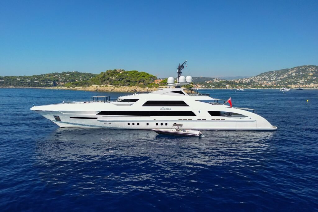 6 cabin charter yacht, master suite interior
