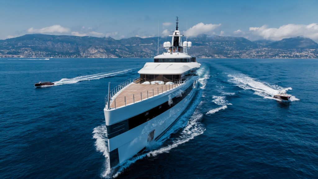 Lady S exterior