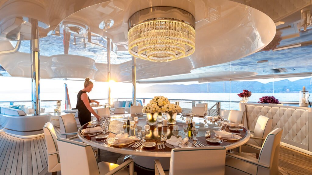 Lady S interior