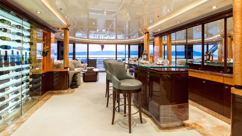 Lucky Lady interior