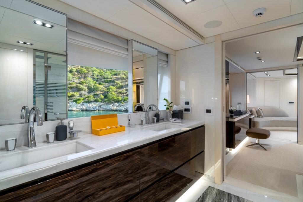 O'Mathilde Yacht for charter 9