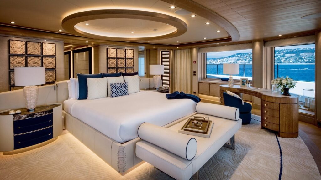 Starburst IV master cabin