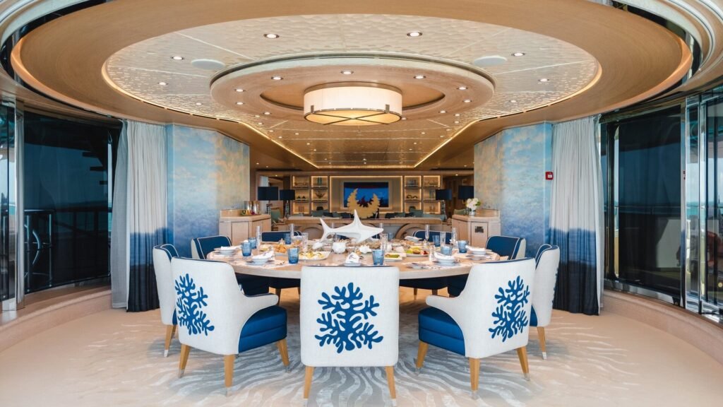Starburst IV sky lounge dining