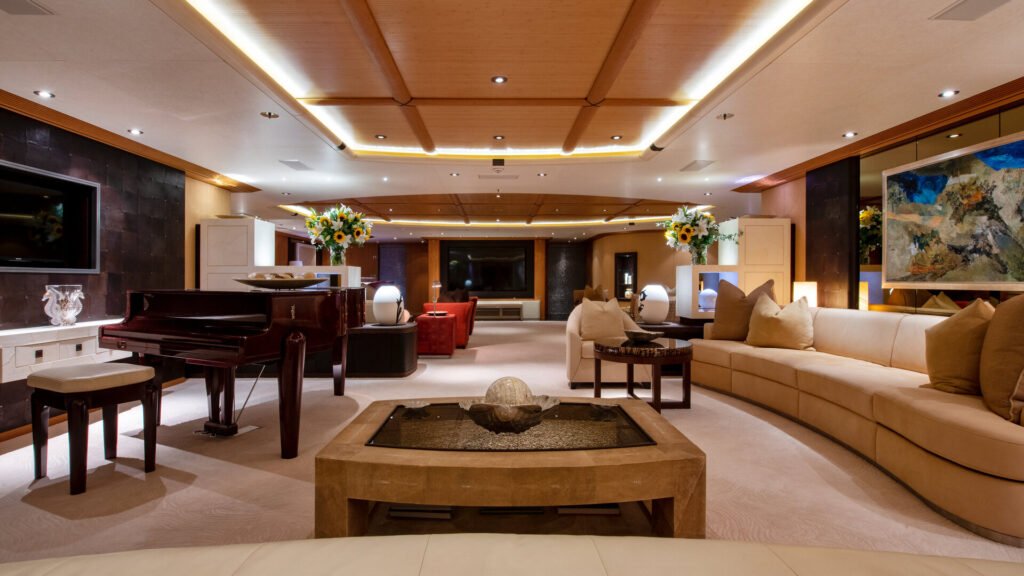 Sunrays main deck salon