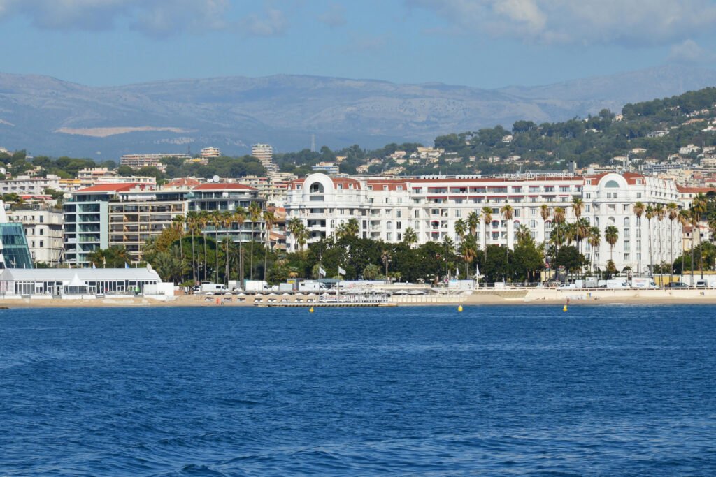 cannes yacht for charter