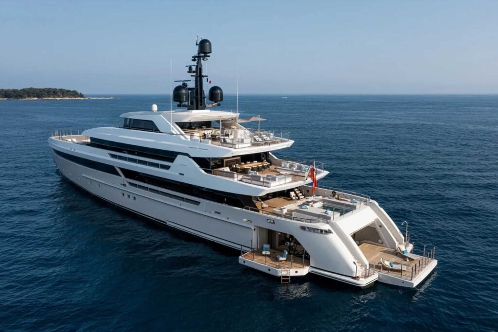 Lemon Tree yacht for charter