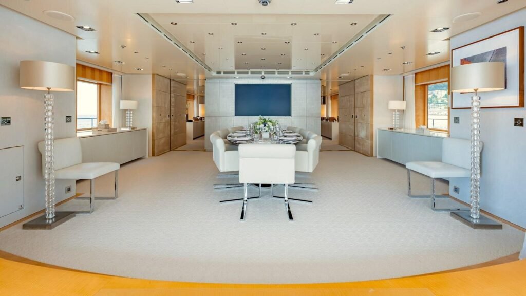 Loon yacht for charter