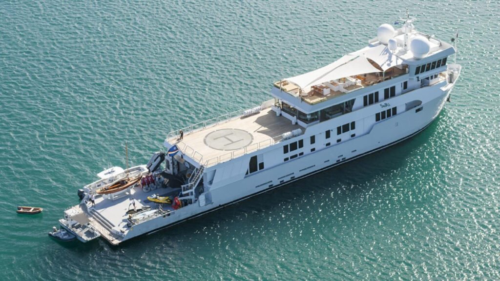 suri seaplan helicopter