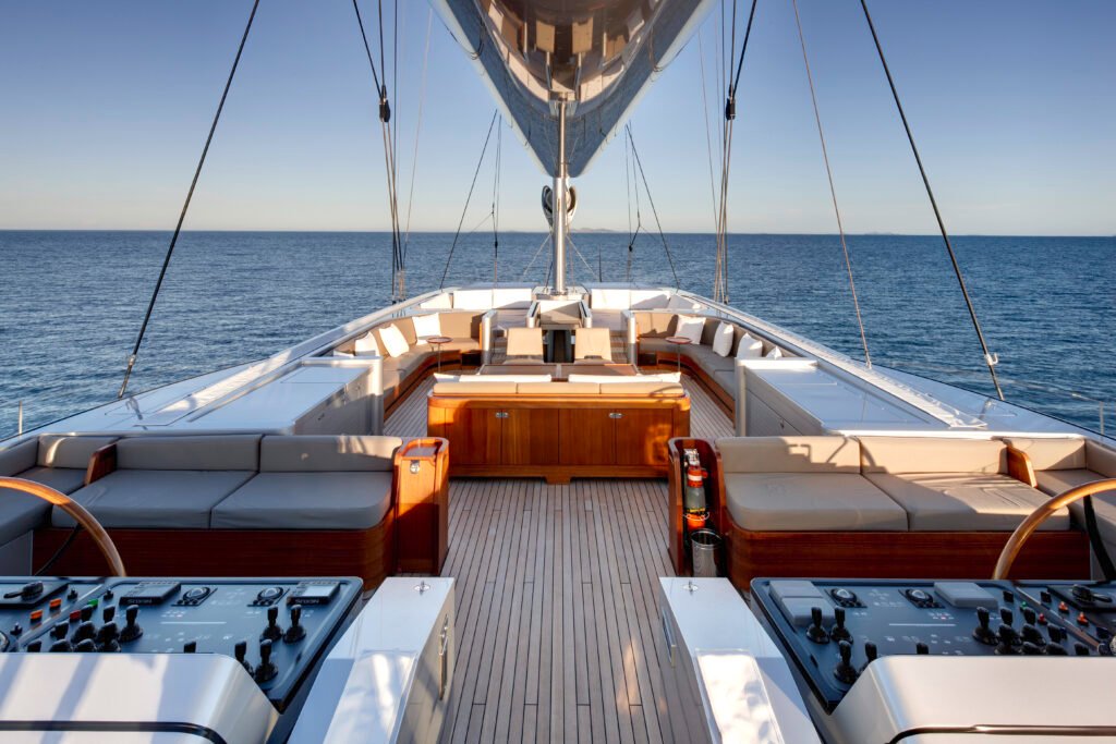 Vertigo yacht for charter