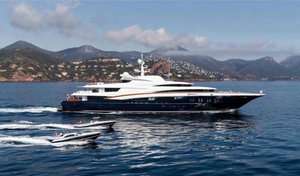 Wheels Yacht for charter 6