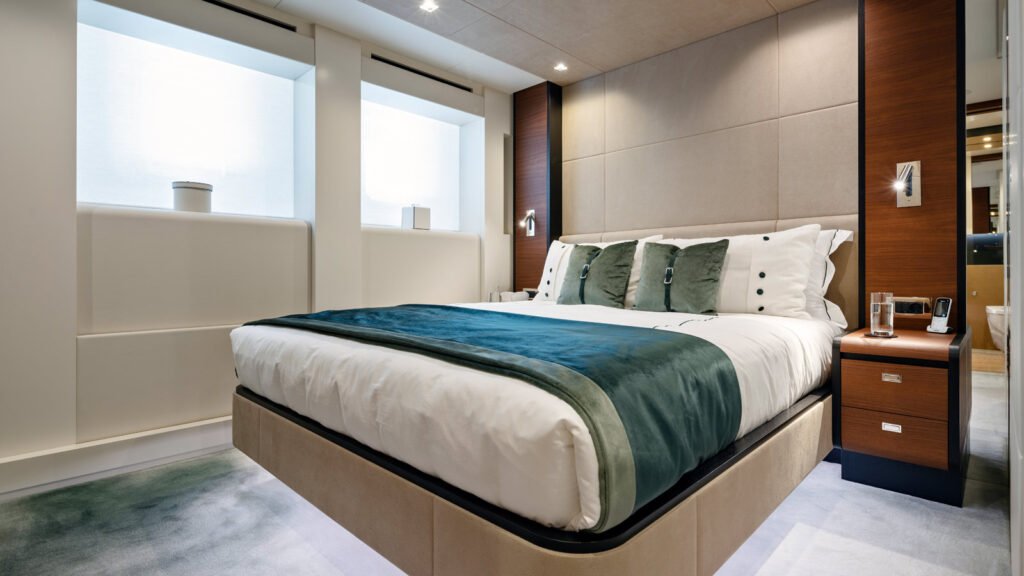 ELA - Heesen 50m charter yacht