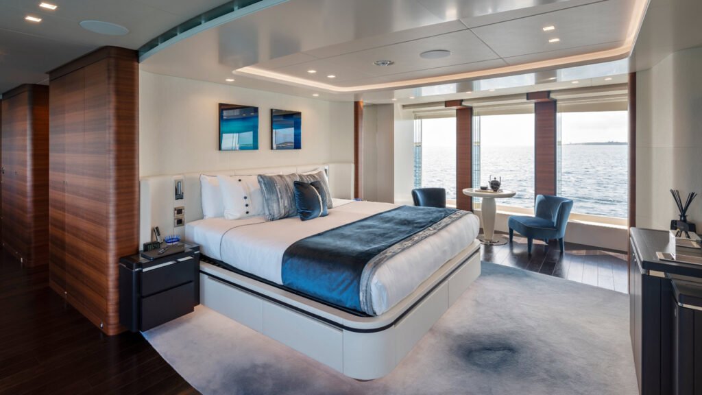 ELA - Heesen 50m charter yacht