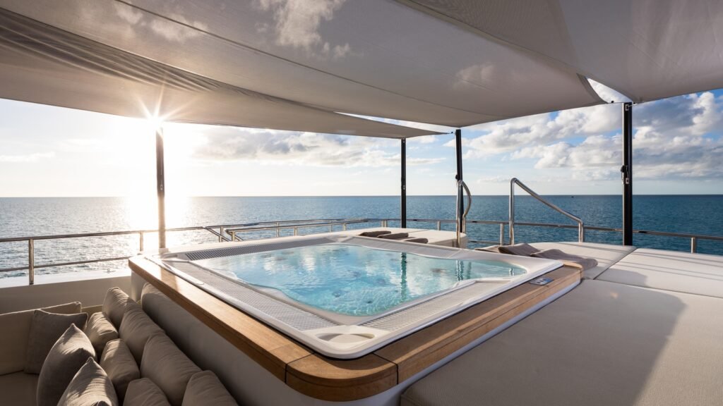 ARTISAN - Benetti 65m charter yacht