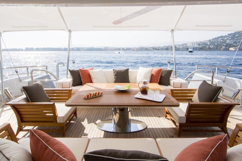 4YOU sun deck jacuzzi