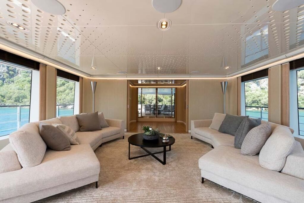 Aquarius Yacht for charter 8