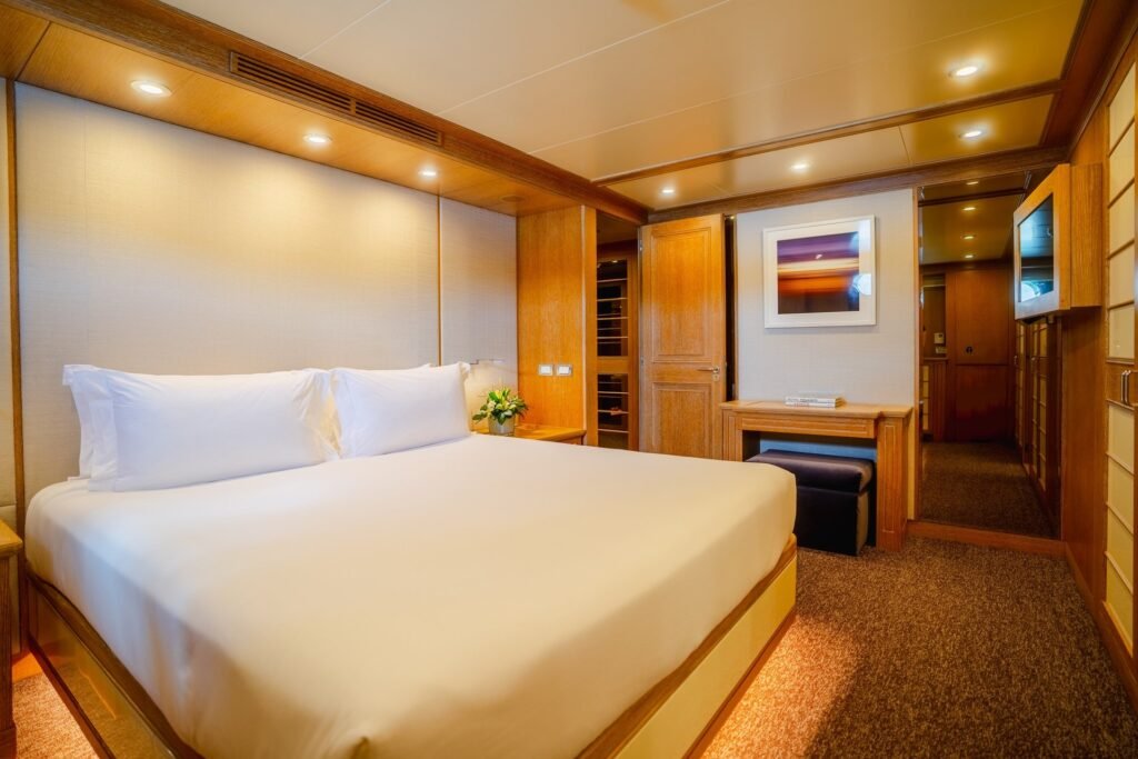 Cyan Yacht for charter 14