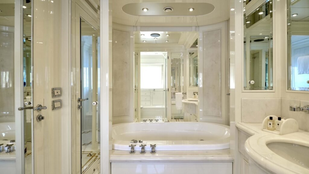 Elena V charter yacht