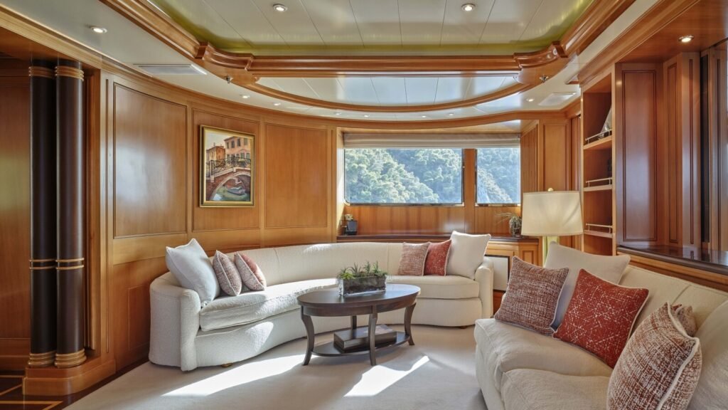 Elena V charter yacht