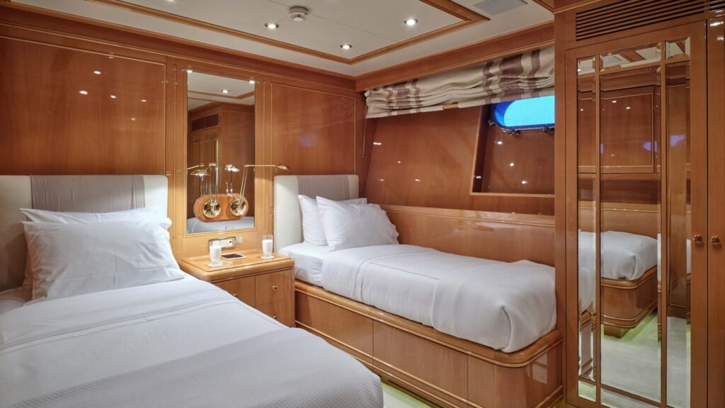Elena V charter yacht