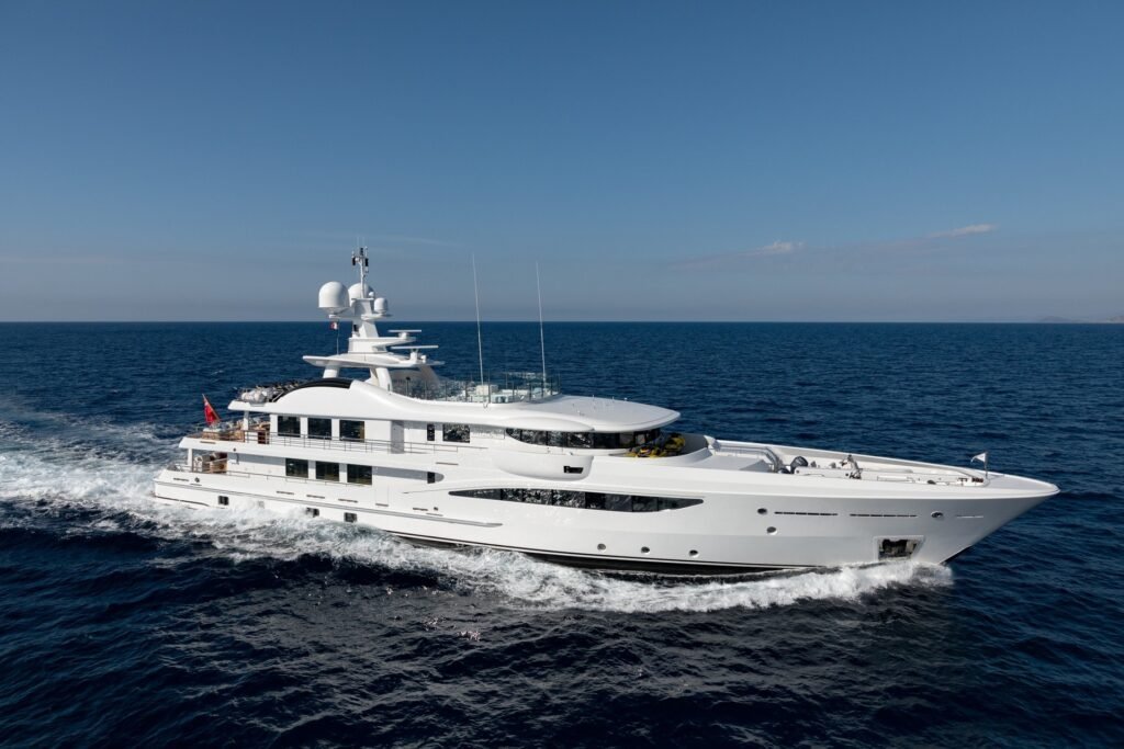 La Mirage Yacht for charter 1