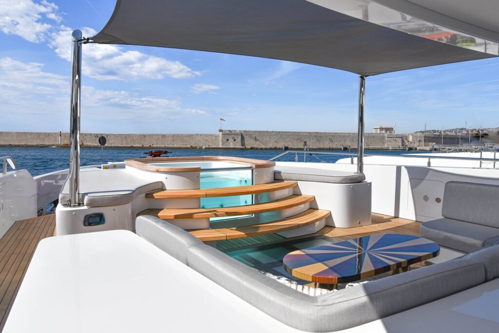 Starburst III Yacht for charter 9