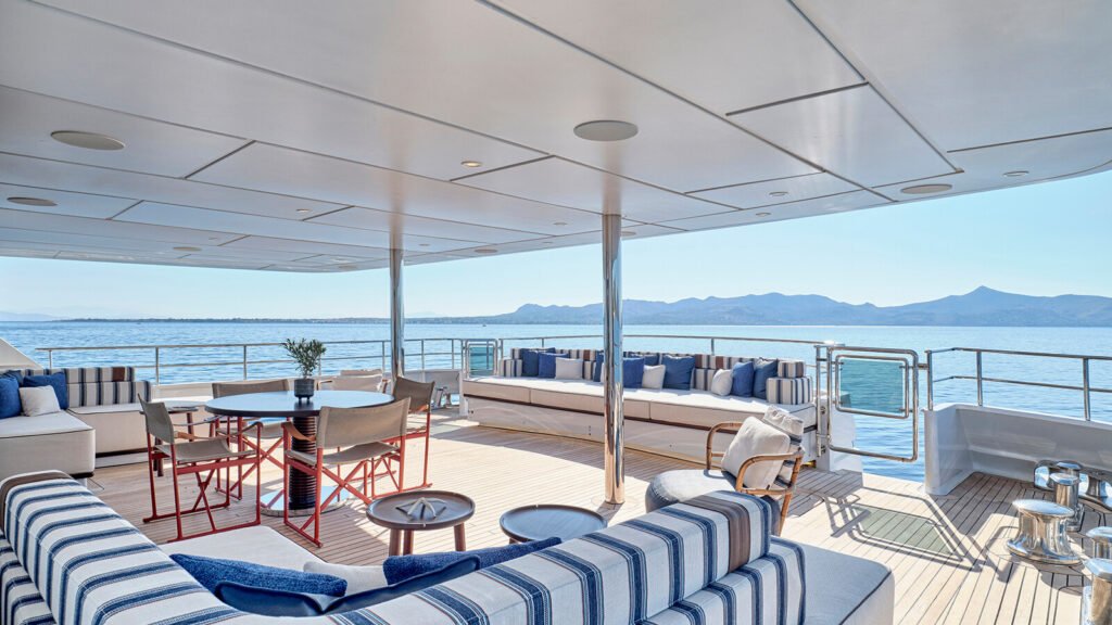 Elena V charter yacht