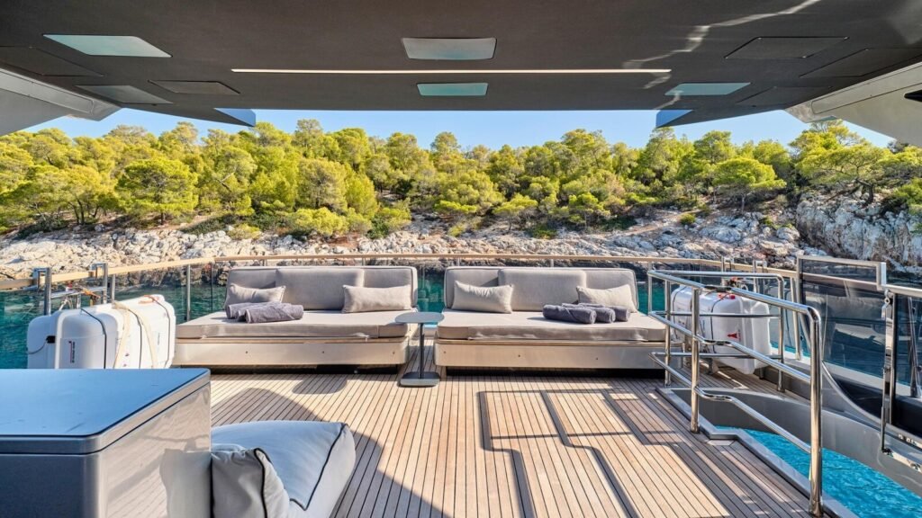 Seammetry charter yacht