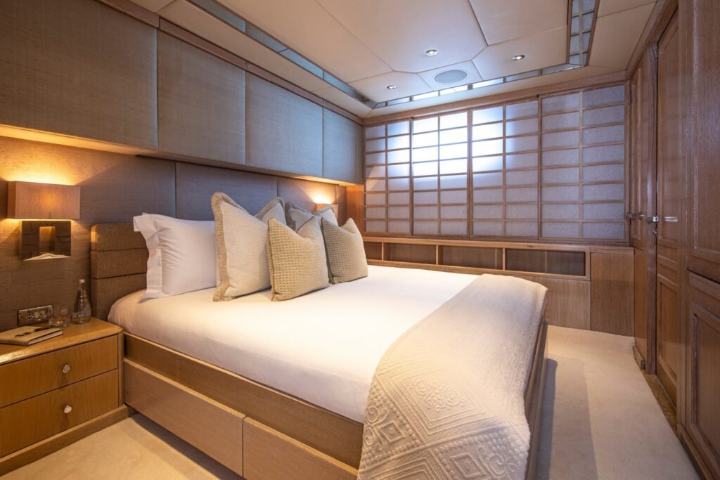 Va Bene Yacht for charter 11
