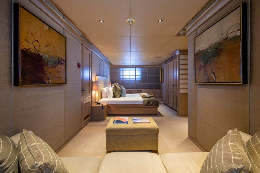 Va Bene Yacht for charter 9