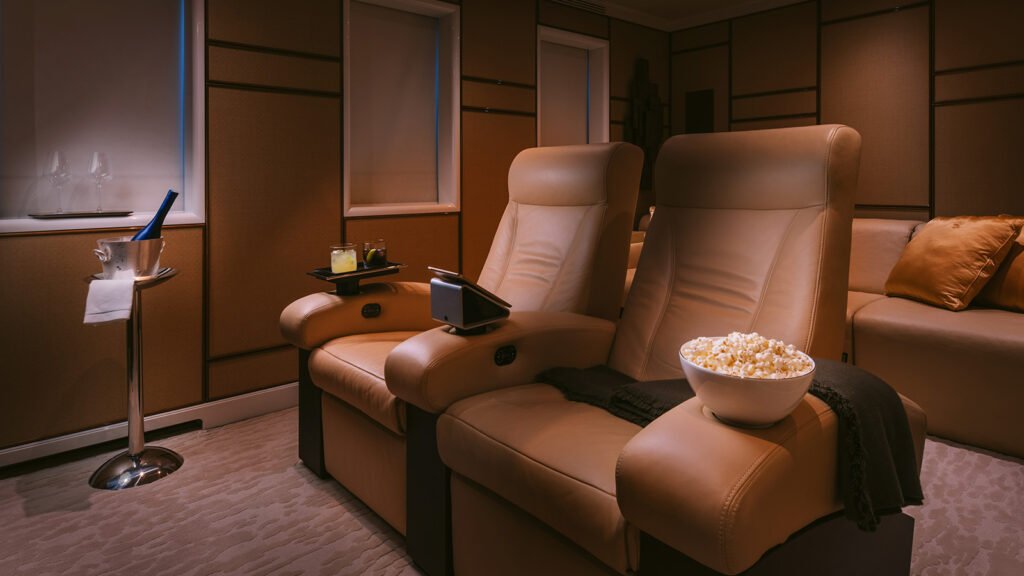 AELIA - cinema room screen and recliners