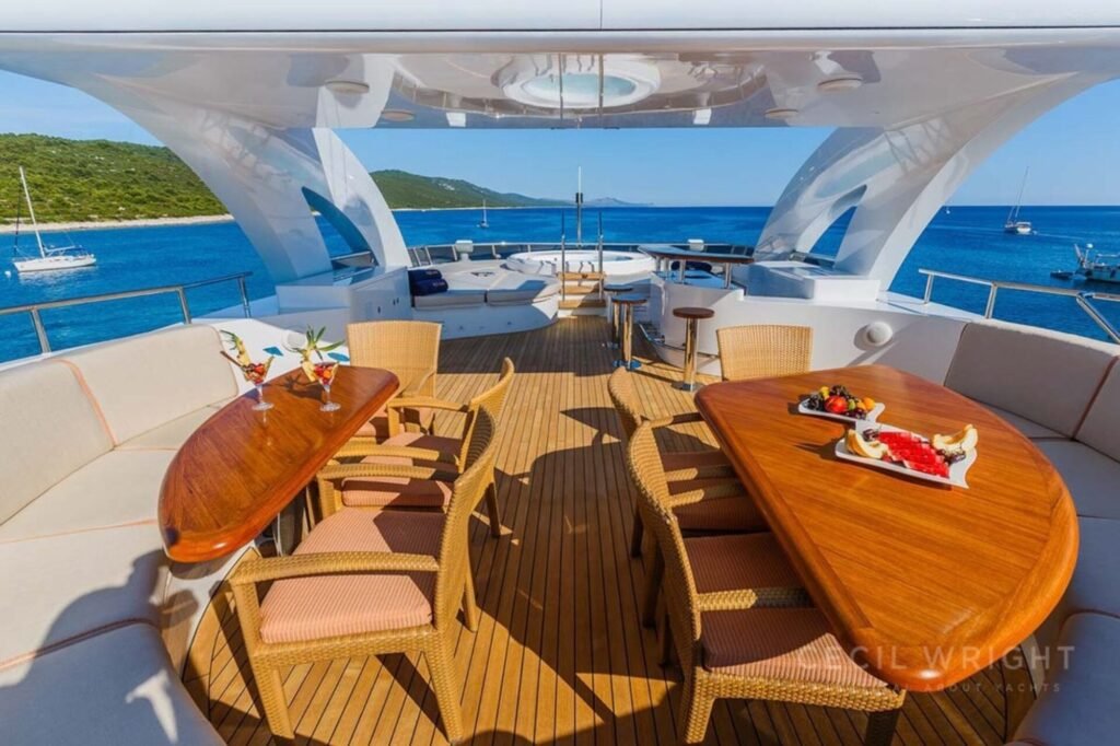 AGRAM sun deck forward