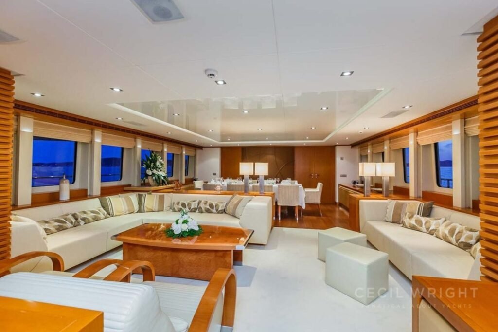 AGRAM main salon