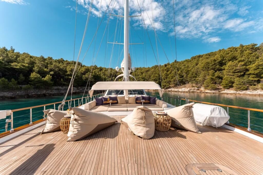 ALESSANDRO I sun deck