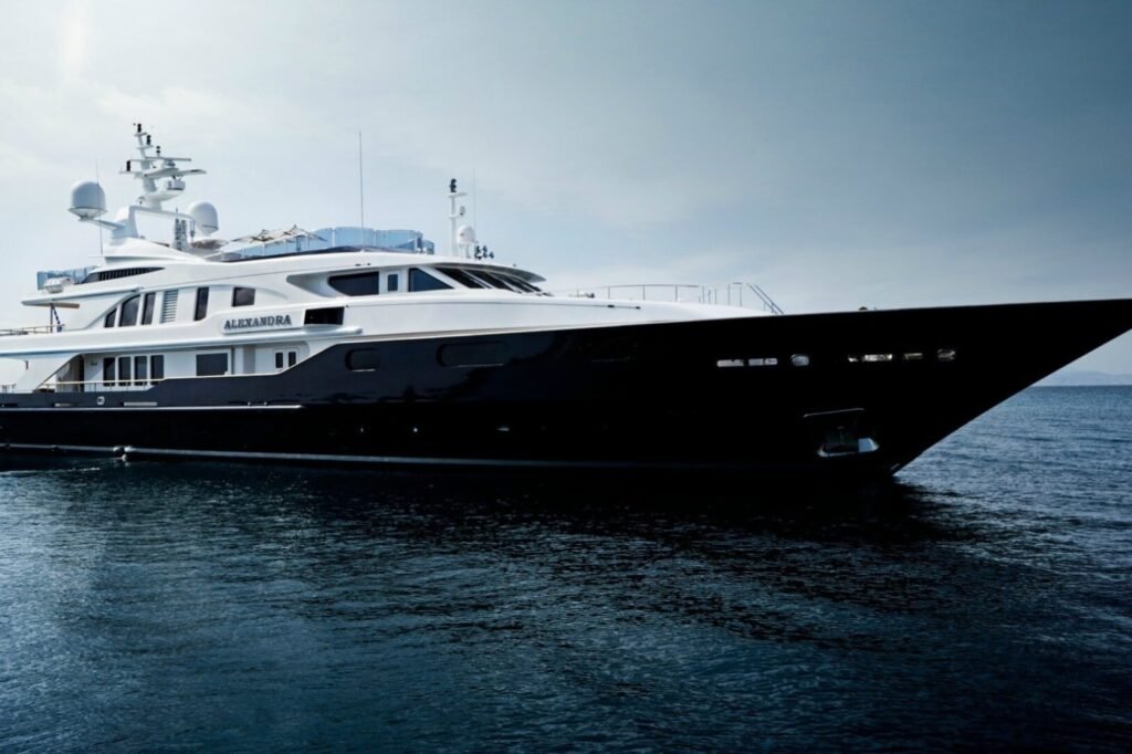 ALEXANDRA for charter, profile view