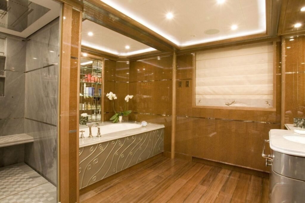 ALFA NERO master suite
