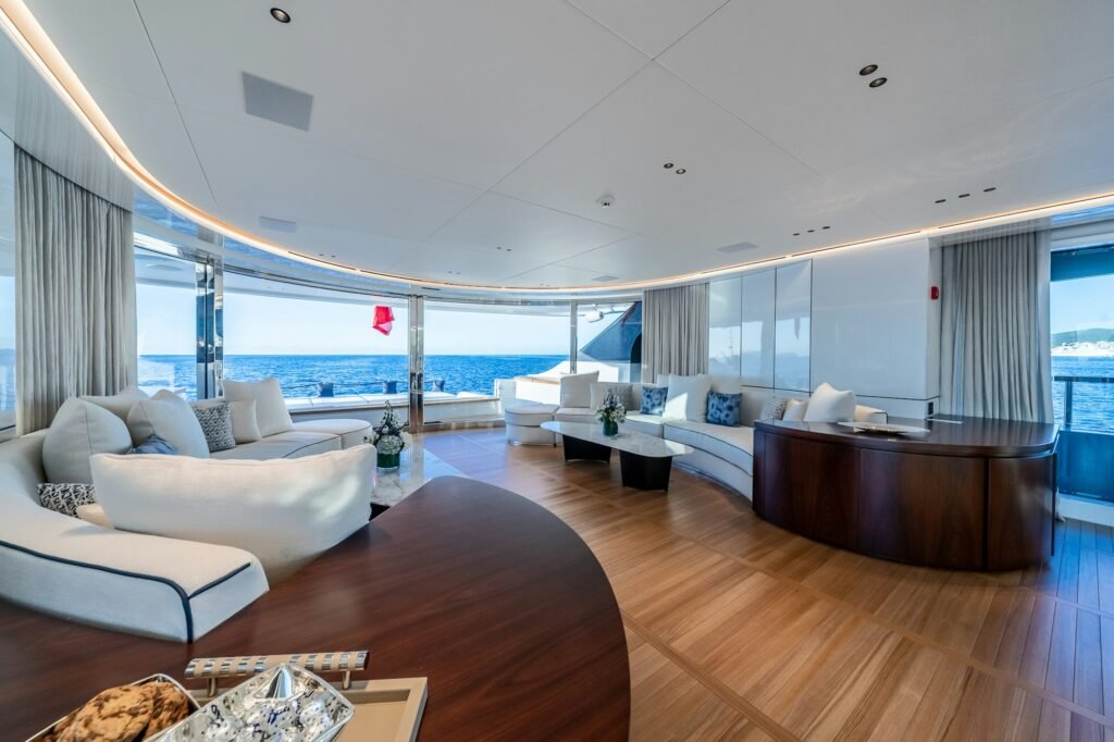 ALPHA WAVES main salon