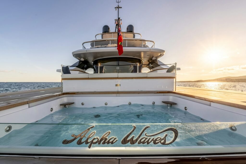ALPHA WAVES sundeck Jacuzzi