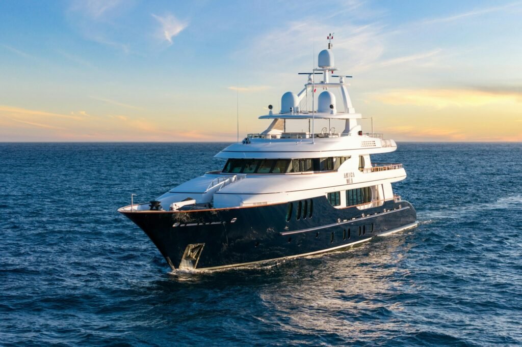 AMICA MEA profile at anchor