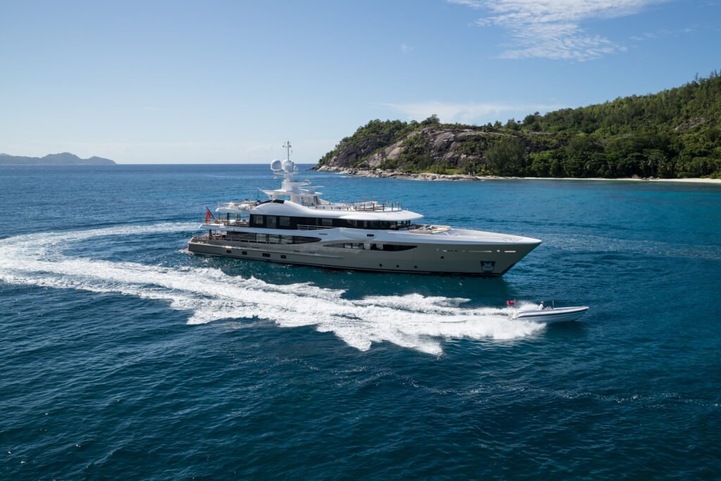 Amigos Yacht for charter 2
