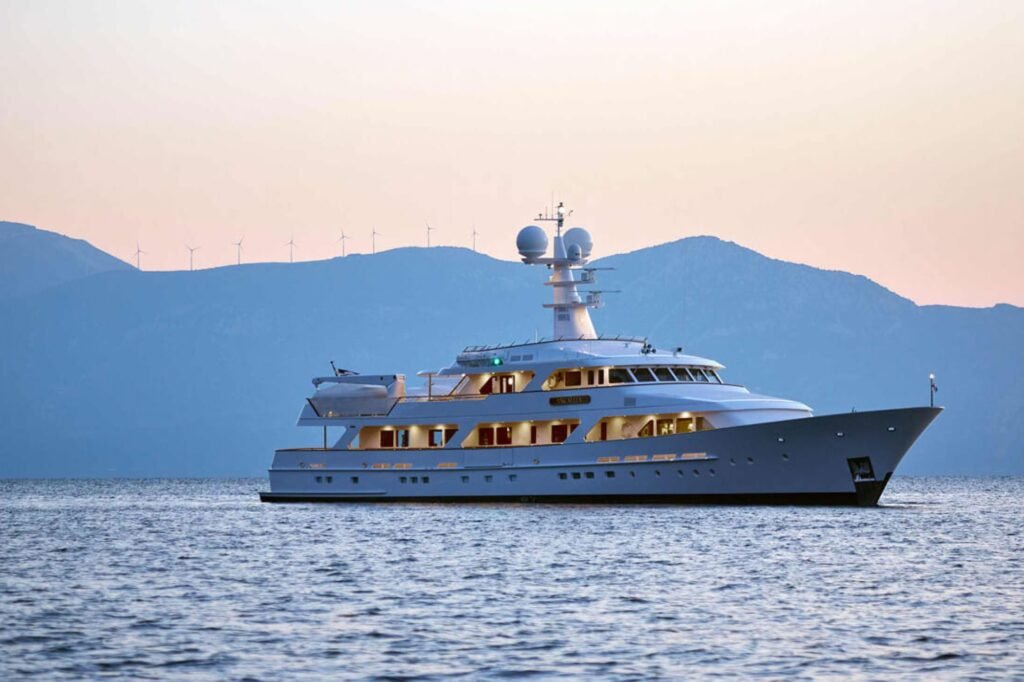 ANCALLIA cruising