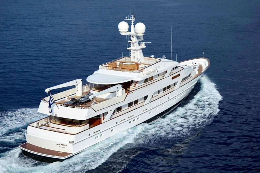 ANCALLIA sun deck