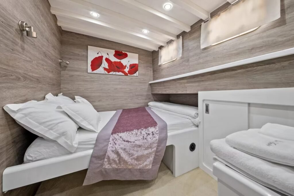 ANDEO double cabin